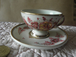 Rare Antique Porcelaine Tasse Et Sous-tasse Delft Rouge Deiftsrood Peinte à La Main - Autres & Non Classés