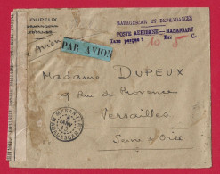 !!! MADAGASCAR, LETTRE AFFRANCHIE EN NUMÉRAIRE PAR AVION DE MANANJARY POUR VERSAILLES DE 1945 AVEC CENSURE MILITAIRE - Aéreo