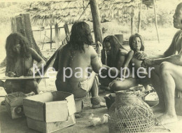 AMAZONIE Vers 1960 Indiens à Leurs Travaux De Vannerie - Amérique