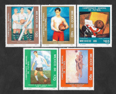 SE)1986 MEXICO, FROM THE SPORTS SERIES, WORLD SOCCER CHAMPIONSHIP, PAINTINGS BY ANGEL ZARRAGA, 5 MNH STAMPS - Mexico