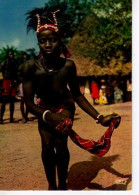 Afrique En Couleurs Danseuse Au Mouchoir, Femme Seins Nus - Ohne Zuordnung