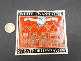 C7/3 - Hotel White Swan *  Stratford Upon Avon * England *  Luggage Lable * Rótulo * Etiqueta - Hotel Labels