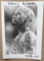 BASKETBALL - DENNIS RODMAN - Chicago Bulls - 12,5 X 9 Cm. (REPRO PHOTO ! - Zie Beschrijving - Voir Description) ! - Deportes