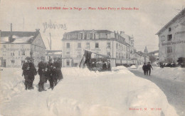 FRANCE - Gerardmer Dans La Neige - Place Albert Ferry Et Grande Rue - Animé - Carte Postale Ancienne - Gerardmer
