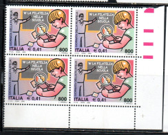 ITALIA REPUBBLICA ITALY REPUBLIC 2000 GIORNATA DELLA FILATELIA STAMP DAY LIRE 800 € 0,41 QUARTINA ANGOLO DI FOGLIO MNH - 1991-00: Ungebraucht