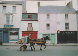 On The Way To The Creamery ENNISTYMON,Co Clare  - En Route Vers La Crémerie ENNISTYMON, Co Clare - Autres & Non Classés