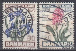 DENMARK 575-576,used,falc Hinged,flowers - Usado