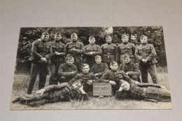 CPA PHOTO MILITARIA - BINCHE - UN GROUPE DE BINCHOUS - CLASSE 23 ET 25 ( SOLDATS A IDENTIFIER ) - Binche