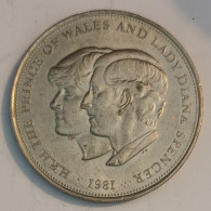 MÉDAILLE - PRINCE CHARLES ET LADY DIANA  - 1981- ELISABETH II - Other & Unclassified