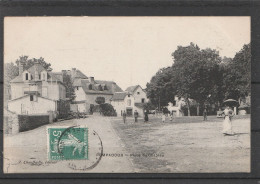 19 - POMPADOUR - Place Du Château - Arnac Pompadour