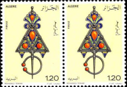 Algérie (Rep) Poste N** Yv: 693/695 Artisanat Bijoux Paire - Algérie (1962-...)