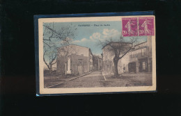 CPA- 83 - Tavernes - Place Du Jardin ( Des Jardins)  Monument Aux Morts - écrite Voyagée. - Tavernes