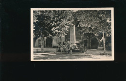 CPA- 83 - Tavernes - Place Des Jardins Le  Monument Aux Morts - Tavernes