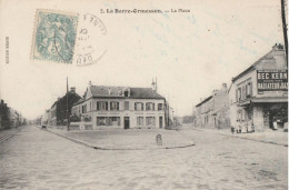 LA BARRE-ORMESSON  La Place - Deuil La Barre