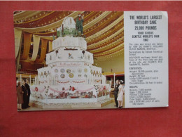 SEATTLE WA - 1962 POSTCARD - WORLD'S LARGEST BIRTHDAY CAKE - WORLD'S FAIR        Ref 6359 - Seattle