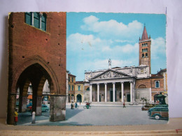 1962 - Cremona - Chiesa Di S. Agata -Portico Palazzo Cittanova - Chiosco - Auto Fiat Giardinetta(?) - Animata - Cremona