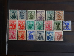 Tres Beau Lot 100 Enes De Bloc De 4 Et Blocs Oblitérés D'Autriche Sans Album ,pour Le Vider Poid 110g ,départ 5€ - Lots & Kiloware (mixtures) - Max. 999 Stamps