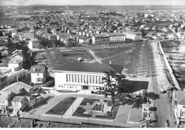 BRON - Vue Aérienne Sur L'Hôtel De Ville - Très Bon état - Bron