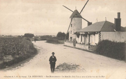 La Bernerie En Retz * Route Et Le Moulin à Vent Avec Vue Sur La Mer * Molen - La Bernerie-en-Retz