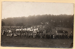 Cpa Photo Foule Procession Religieuse Dans Prairie Années 1910 à Situer - Manifestazioni