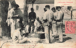 MILITARIA - L'Artillerie Française - Régiment - Au Quartier - L'épluchage Des Pommes De Terre - Carte Postale Ancienne - Reggimenti