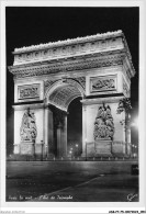 ADBP7-75-0590 - PARIS LA NUIT - L'arc De Triomphe - Parijs Bij Nacht