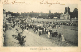 VIGNEUX - La Place Des Fêtes. - Vigneux Sur Seine