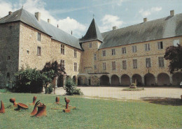 ROCHECHOUART  . -  Le Château . Cour D'honneur - Rochechouart