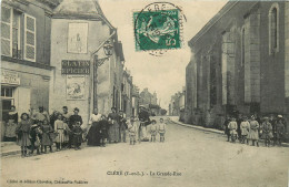 CLERE - La Grande Rue., Bureau De Poste Sur La Gauche De La Carte. - Cléré-les-Pins