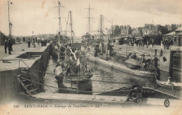 St Malo * éclusage Des Torpilleurs Dans Le Port * Bateaux Navire De Guerre - Saint Malo