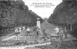 27-BRETEUIL- PROMENADE DES PLESSES ET LE BUSTE DU PEINTRE RIBOT ( VOIR VOITURE DE CAÏFFA ) - Breteuil