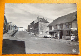 OIGNIES En THIERACHE  -  Le Centre Du Village - Viroinval