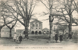 Plélan * La Place Du Champ De Foire * La Mairie Et Les Halles - Other & Unclassified