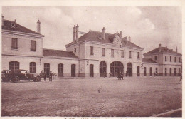 Delcampe - La Gare : Vue Extérieure De La Nouvelle Gare - Riom