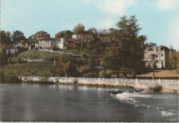 31 - Montréjeau  -  Les Bords De La Garonne Et Perspective Sur La Ville - Montréjeau