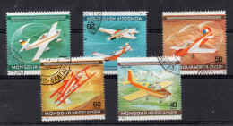 Timbres Thèmes Transport Avions - Vliegtuigen