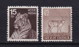 187 INDE 1974 - Yvert 401/02 - Tigre Chital - Neuf ** (MNH) Sans Charniere - Nuevos