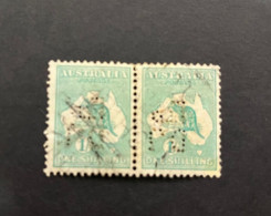 23-3-2024 (stamp) Kangaroo & Map Australia Perforated Pair Stamps / Perfins Stamps / Timbres Perfinés (as Seen On Scan) - Perfin