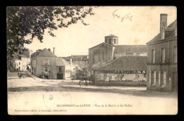 79 - SECONDIGNY - PLACE DE LA MAIRIE ET DES HALLES - Secondigny