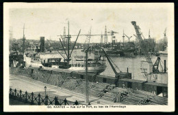 A69  FRANCE CPA NANTES - VUE SUR LE PORT , AU BAS DE L' HERMITAGE - Collections & Lots