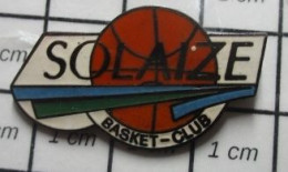 511B Pin's Pins / Beau Et Rare / SPORTS / BASKET-BALL CLUB SOLAIZE BALLON ORANGE - Pallacanestro