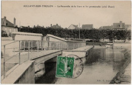 .89. AILLANT-SUR-THOLON. La Passerelle De La Gare Et Les Promenades (côté Ouest) - Aillant Sur Tholon