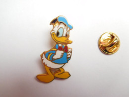 Beau Pin's En EGF , Disney , Donald , Signé Disney - Disney