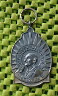 Medaille  :  W.S.V. ....Zoek De Zon Op - Ameland + 1940 -  Original Foto  !!  Medallion  Dutch - Royal/Of Nobility