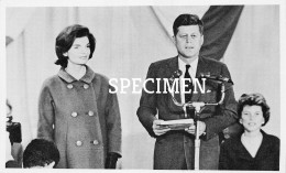 President John F. Kennedy & Jackie 1960 - Politieke En Militaire Mannen
