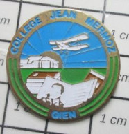 511B  Pin's Pins / Beau Et Rare / ADMINISTRATIONS / COLLEGE JEAN MERMOZ GIEN AERODROME AVION LIVRES Gourmette ? - Administration