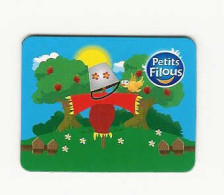 Magnet  Petits Filous  Epouvantail Et Petit Oiseau Devant Un Pommier - Advertising