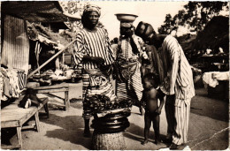 PC CENTRAL AFRICAN REPUBLIC SCENE DE VIE AU VILLAGE ETHNIC TYPES (a53588) - Central African Republic