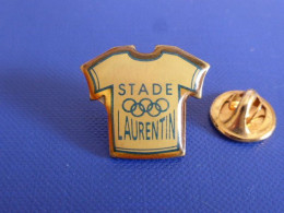 Pin's Stade Laurentin - St Laurent Du Var - Foot Rugby Judo Basket Pétanque Cyclisme Karaté Lutte Natation JO (PF52) - Rugby