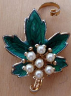 Broc-125 Broche émaillée Verte à Décor De 7perles Fantaisies - Broschen